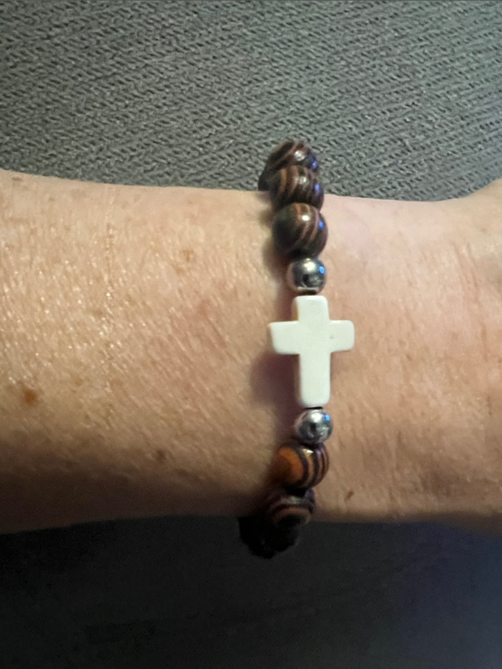 White Cross Beaded Stretch Bracelet - Women